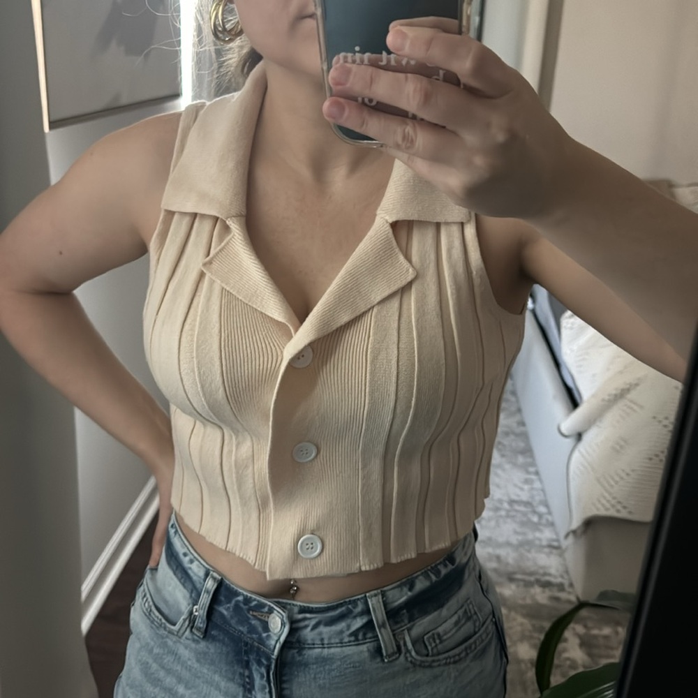 Collared Cream Button-Up Women's Top - Picture 8 of 8